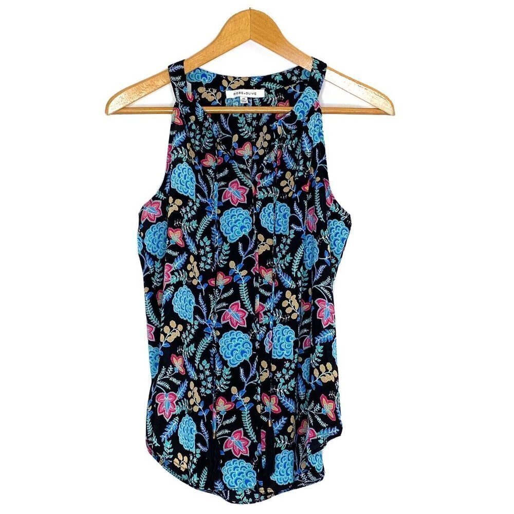 Rose + Olive Sleeveless Blouse Womens size XS Curved Hemline Rounded Neck Black